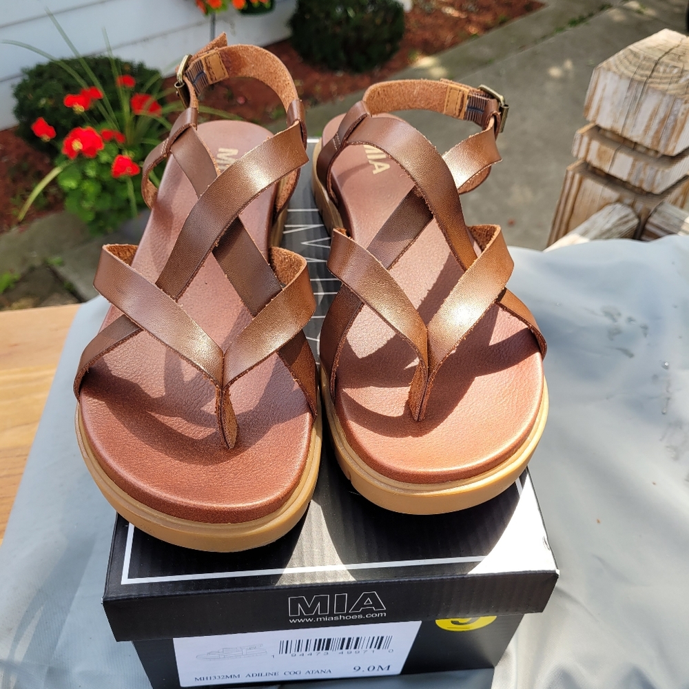 MIA Sandels brown size 9 worn once